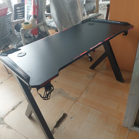 GAMING  TABLE