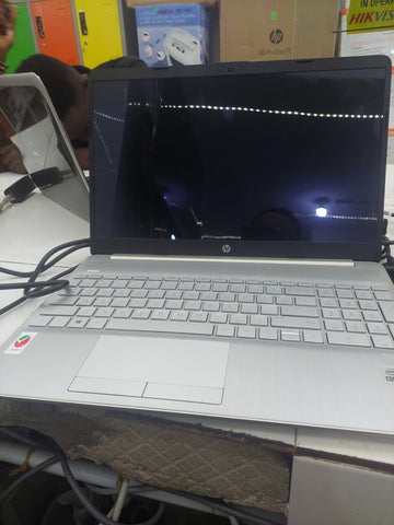 HP 15 DW1258NIA.8GB RAM.1TB HARD DRIVE. INTEL CORE i5.TOUCHSCREEN