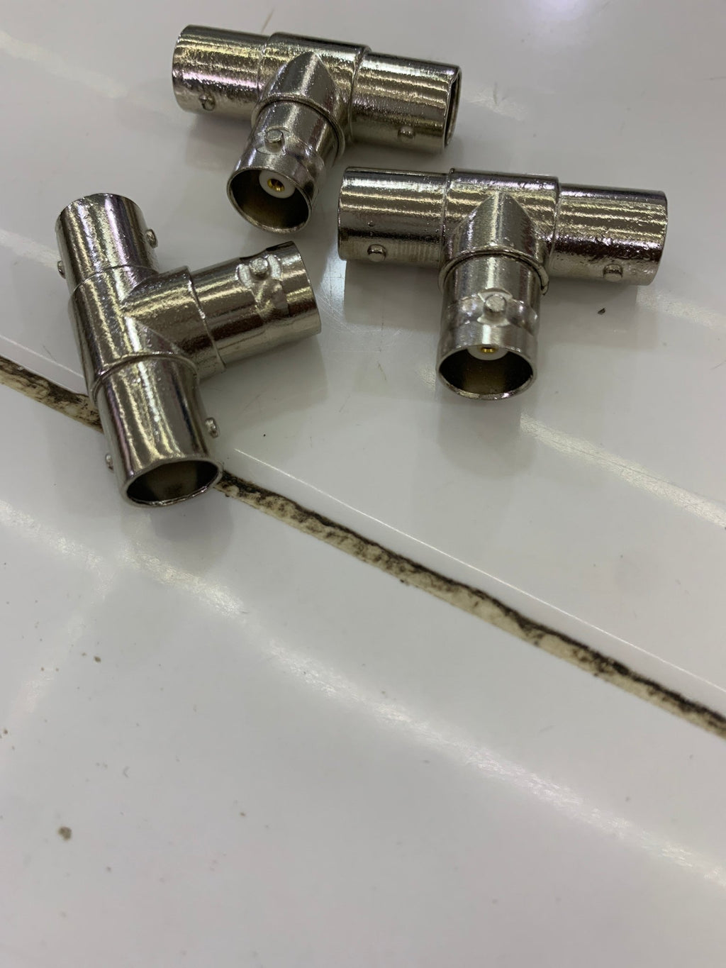 T BNC MALE JOINER - Joche